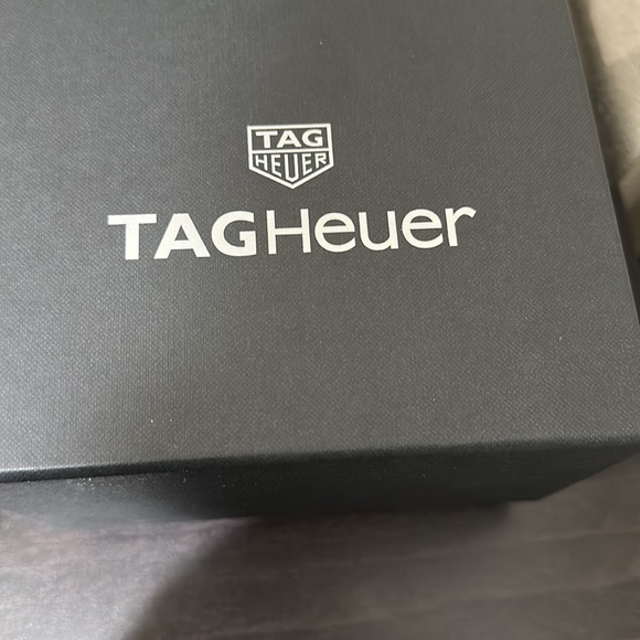 TAGHeuer Formula 1 watch，40mm，silver and black